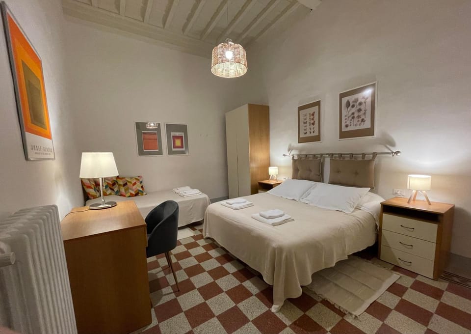 Bed, Photo of the whole room, Decorative detail, Bedroom