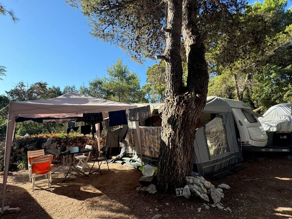 Caravan near the sea 4 Bed and Breakfast in Zadar County