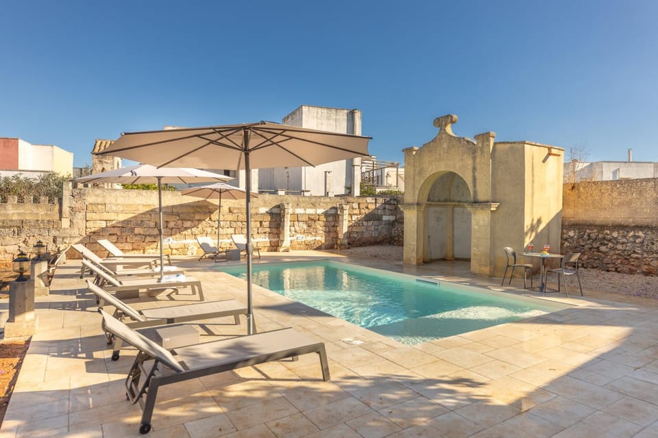 Property building, Natural landscape, Pool view, sunbed