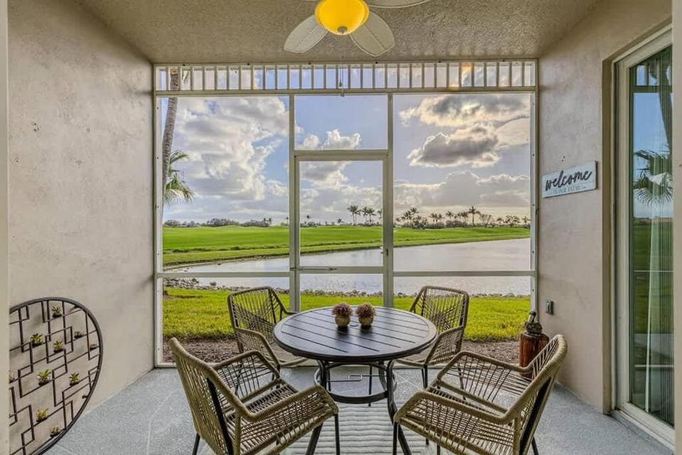 Patio, Natural landscape, View (from property/room), Balcony/Terrace, Seating area
