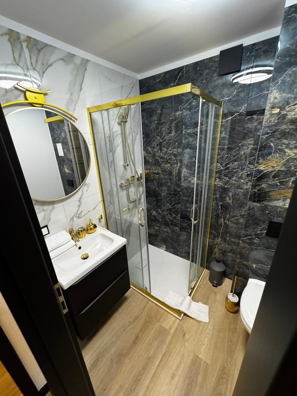 Shower, towels