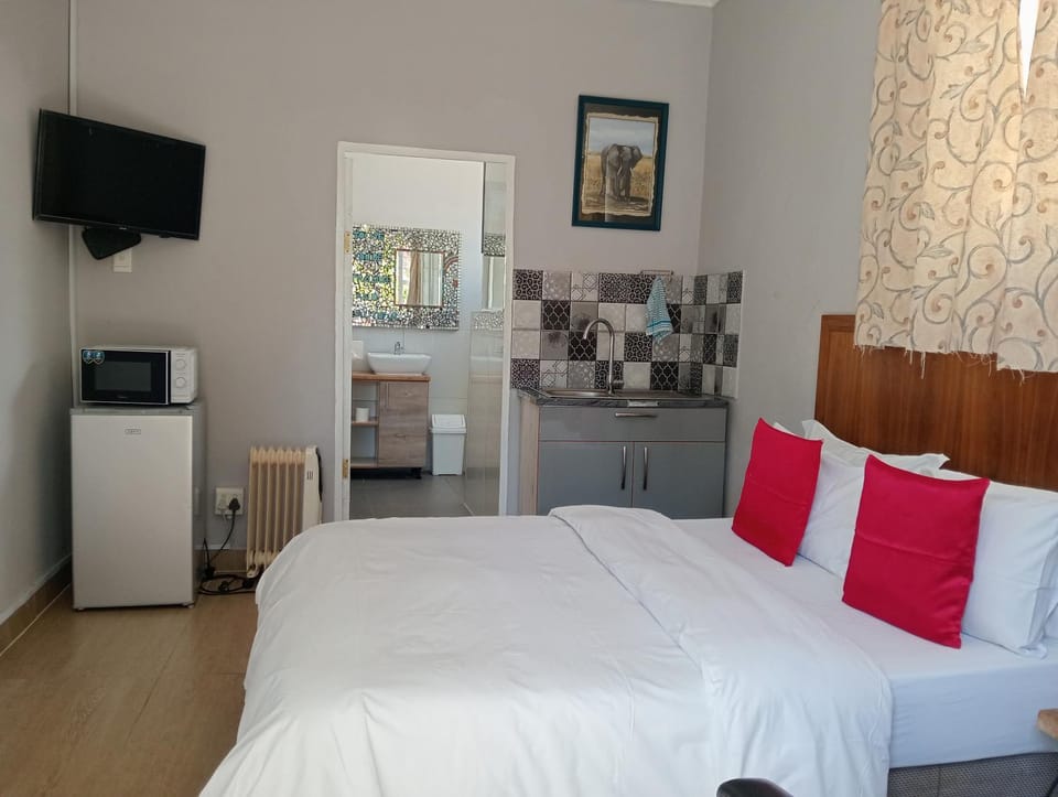 TV and multimedia, Kitchen or kitchenette, Bedroom