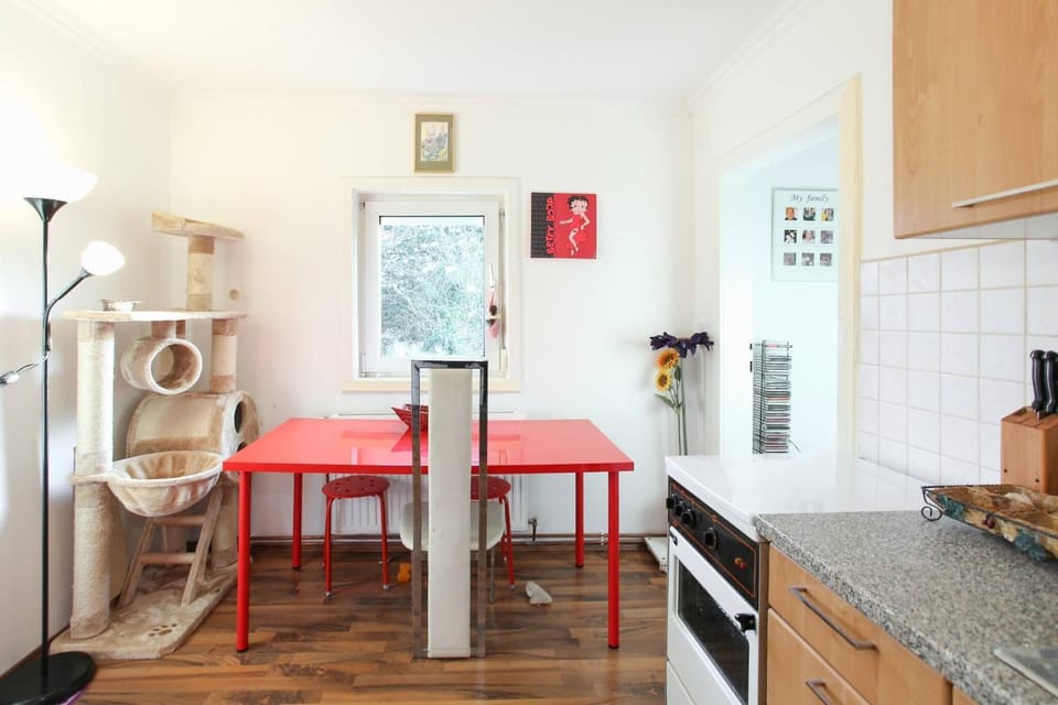 Dining area, kitchen