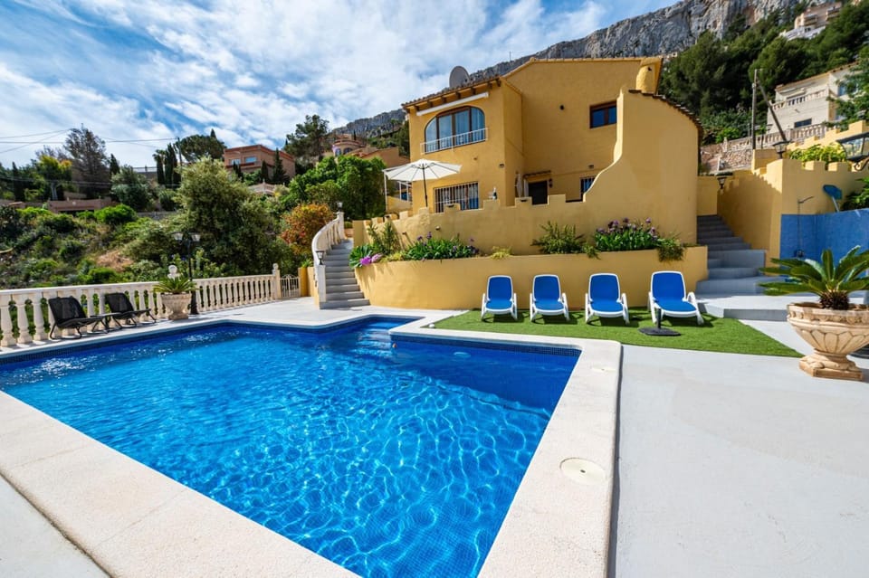 Property building, Day, Natural landscape, Pool view, Swimming pool, sunbed