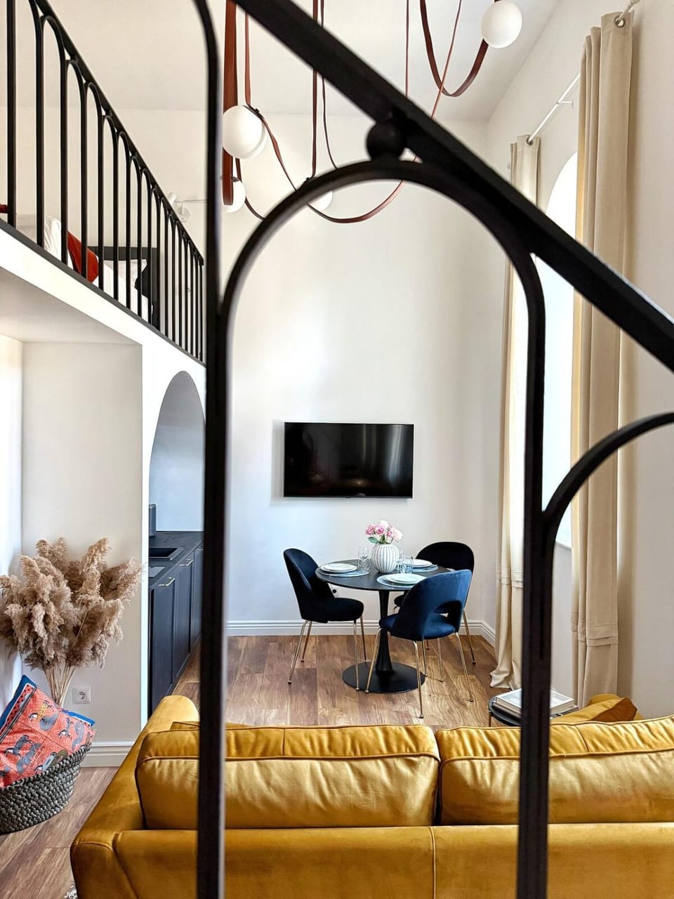 Love&Loft central park with private garden Apartment in Romania