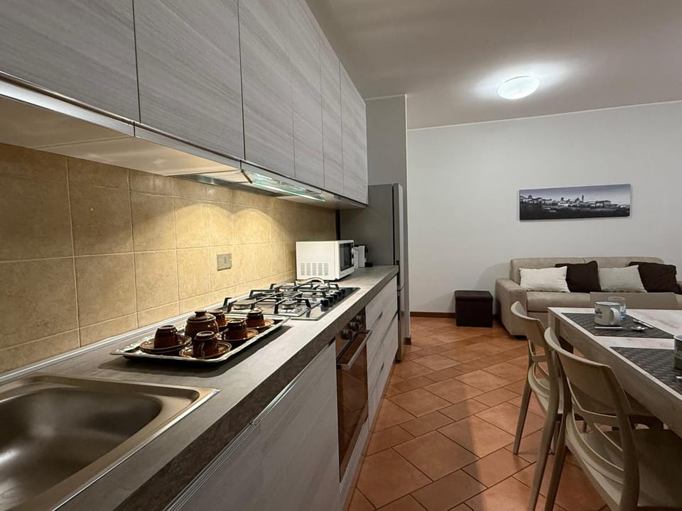 Kitchen or kitchenette, Dining area, stove