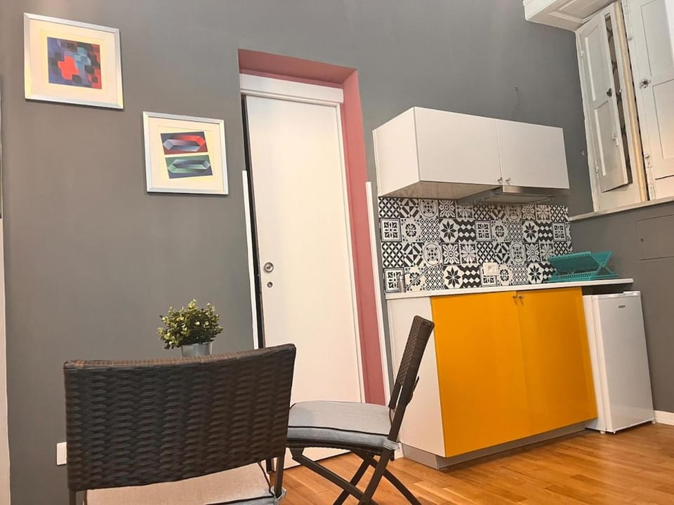 Kitchen or kitchenette, pet friendly, stove