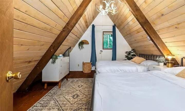 Tiny Timber Apartment in Washington