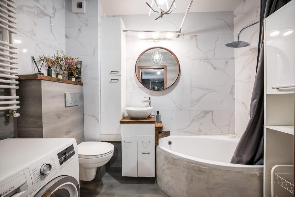 Shower, Toilet, Bathroom, Bath, towels, washing machine