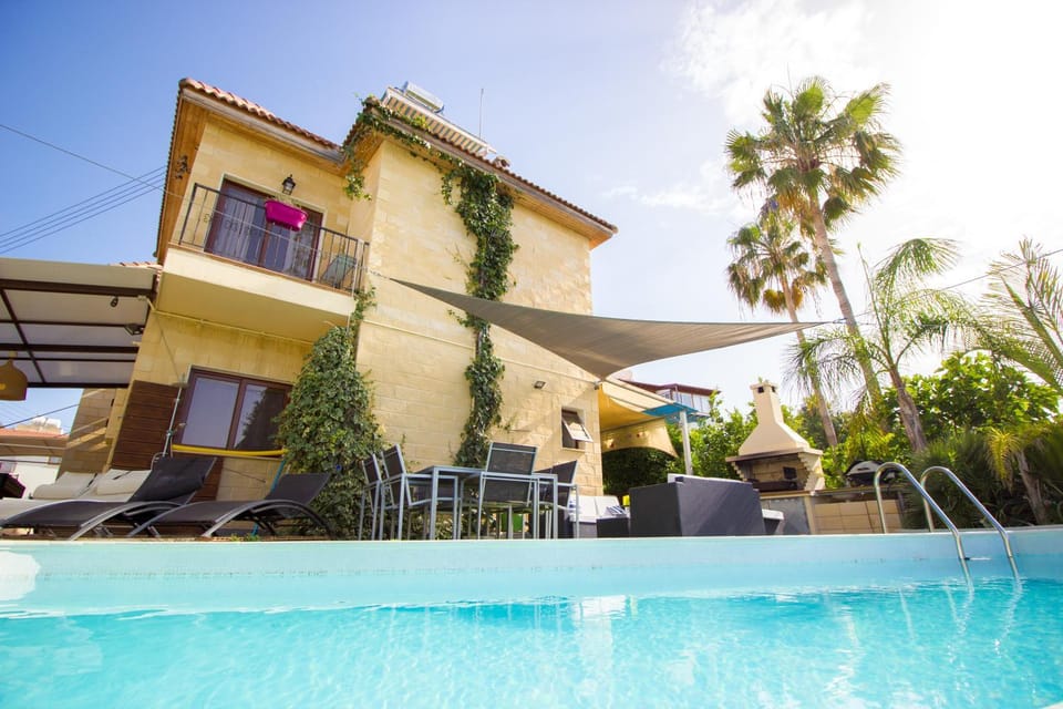 Property building, Garden view, Pool view, Sea view, Swimming pool