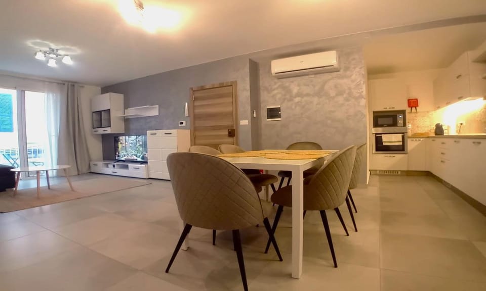 Living room, Dining area, kitchen