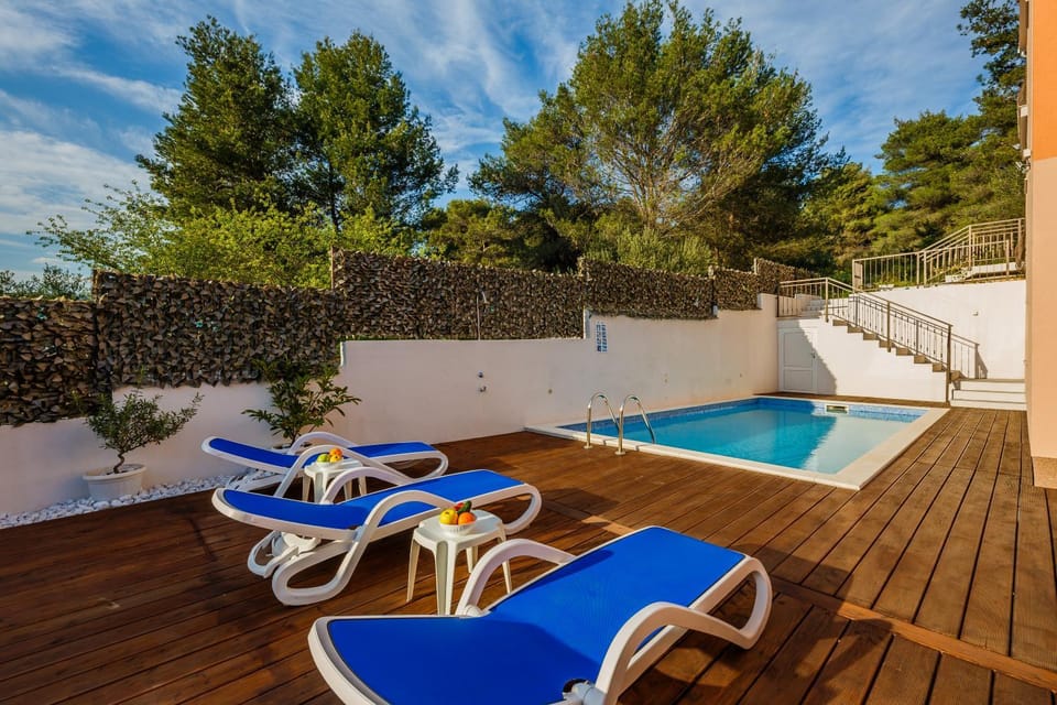 Garden, Swimming pool, Swimming pool