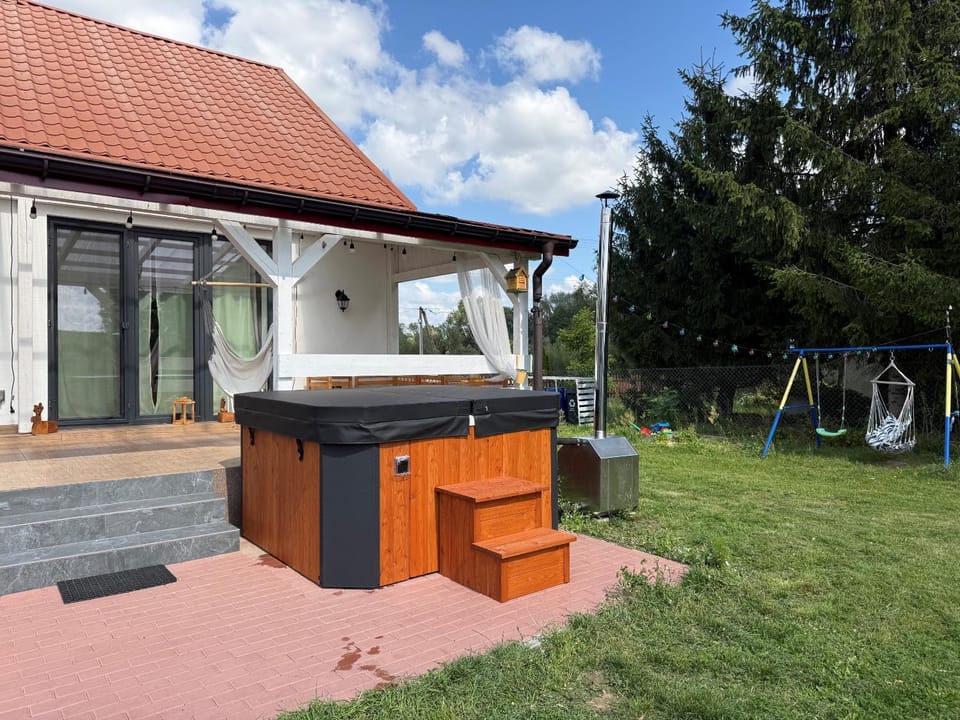 Property building, Hot Tub
