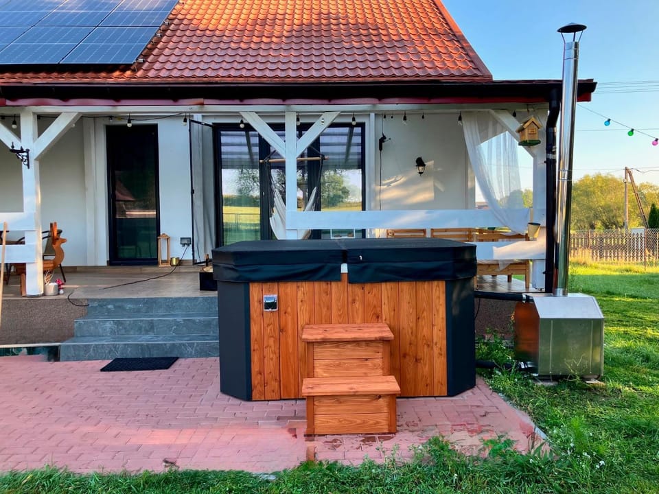 Property building, Hot Tub