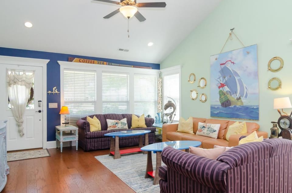 Salt Air Cottage by Bryant Real Estate House in Carolina Beach