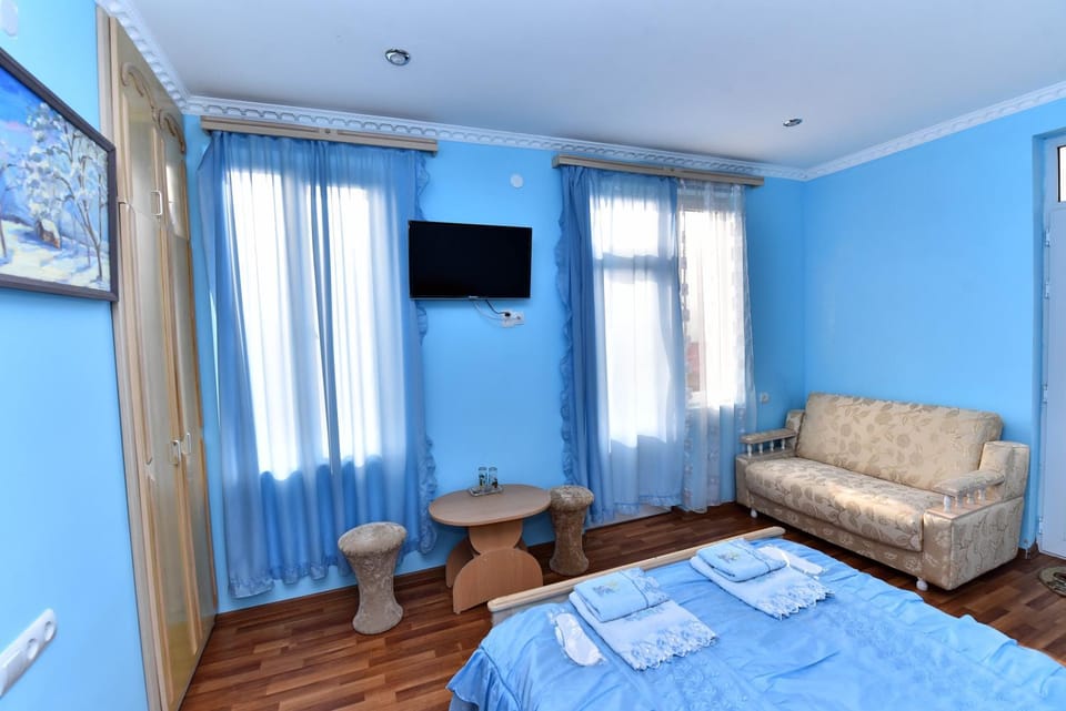 Shower, Toilet, Nearby landmark, Restaurant/places to eat, Restaurant/places to eat, Natural landscape, Garden, On-site shops, TV and multimedia, Balcony/Terrace, Balcony/Terrace, Lobby or reception, Bedroom, Garden view, Landmark view, Mountain view, Street view, Shopping Area