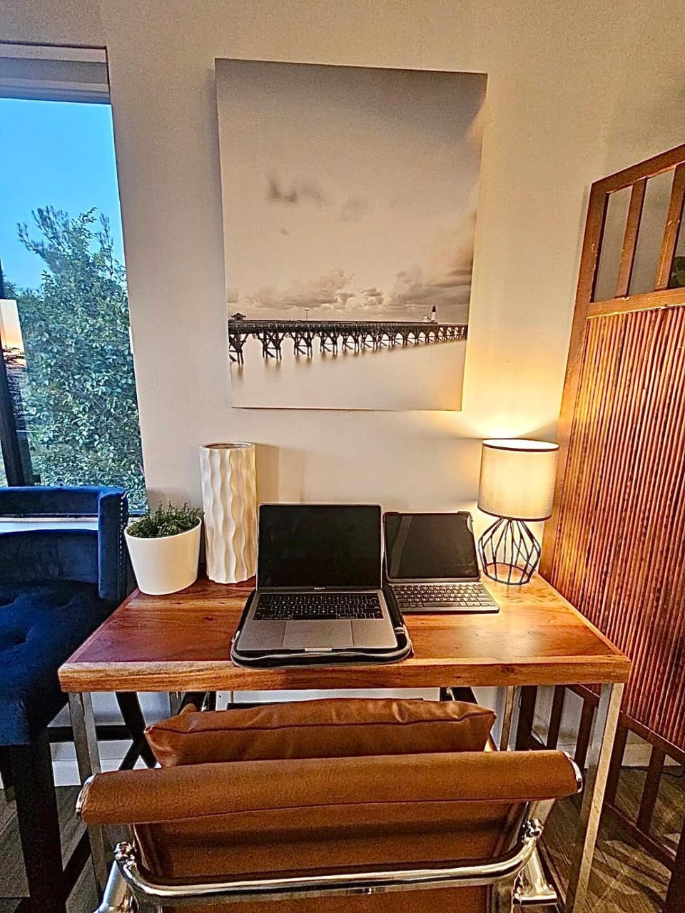 Your Perfect Combo Comfort and Stunning City Views Apartment in Glendale