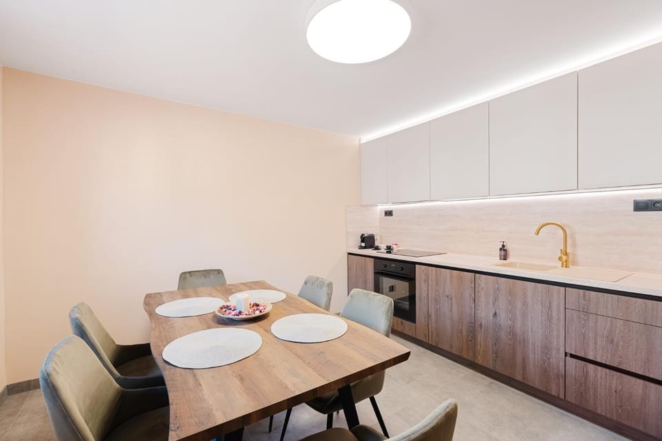 Kitchen or kitchenette, kitchen