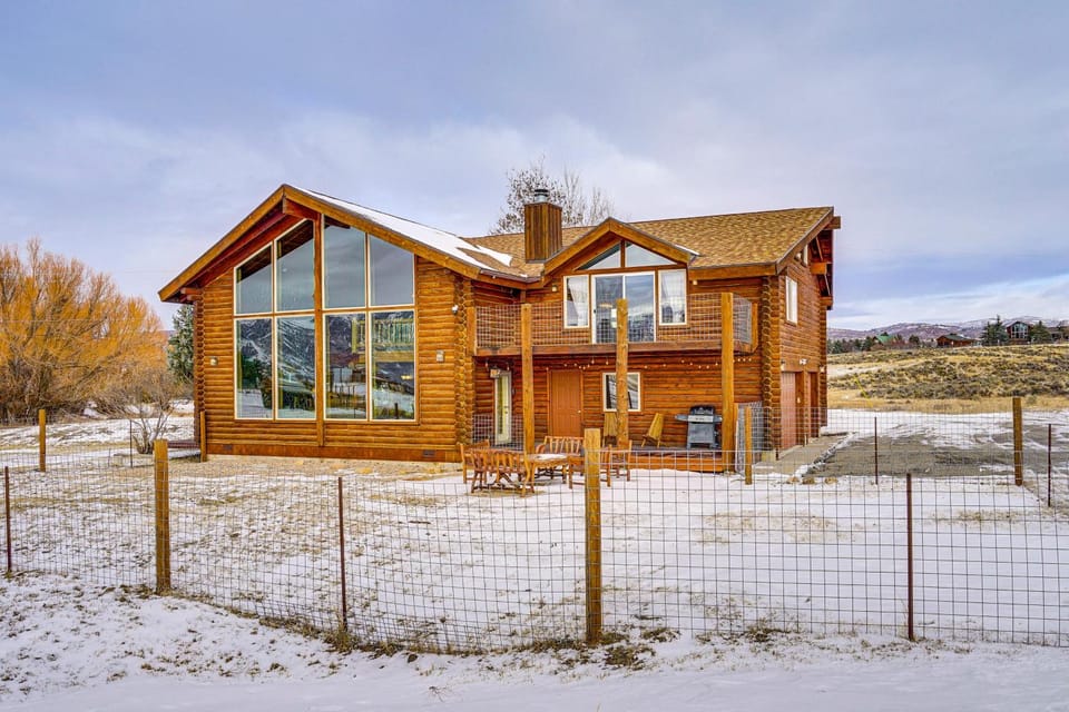 10 Mi to Deer Valley: Mtn-View Gem w/ Game Room House in Utah