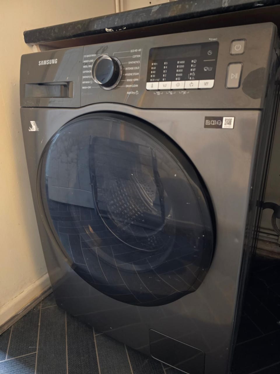 Contractors, City Centre, 4 Double Rooms, 3 Showers-Toilets, Sleeps 10, 4 TVs House in Coventry