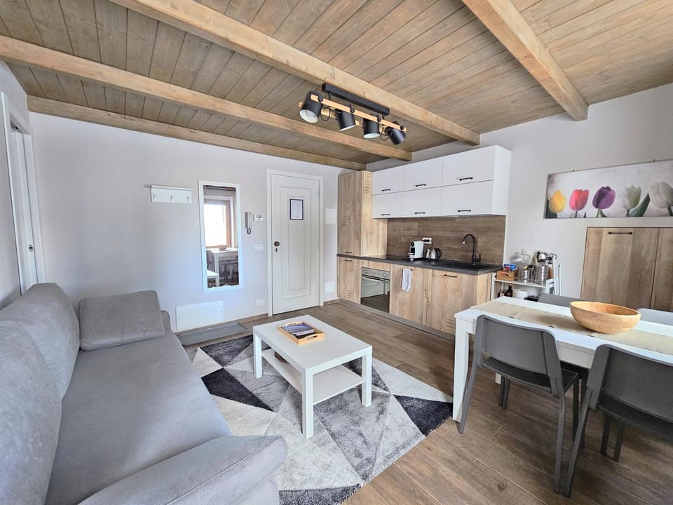 Living room, Dining area, kitchen