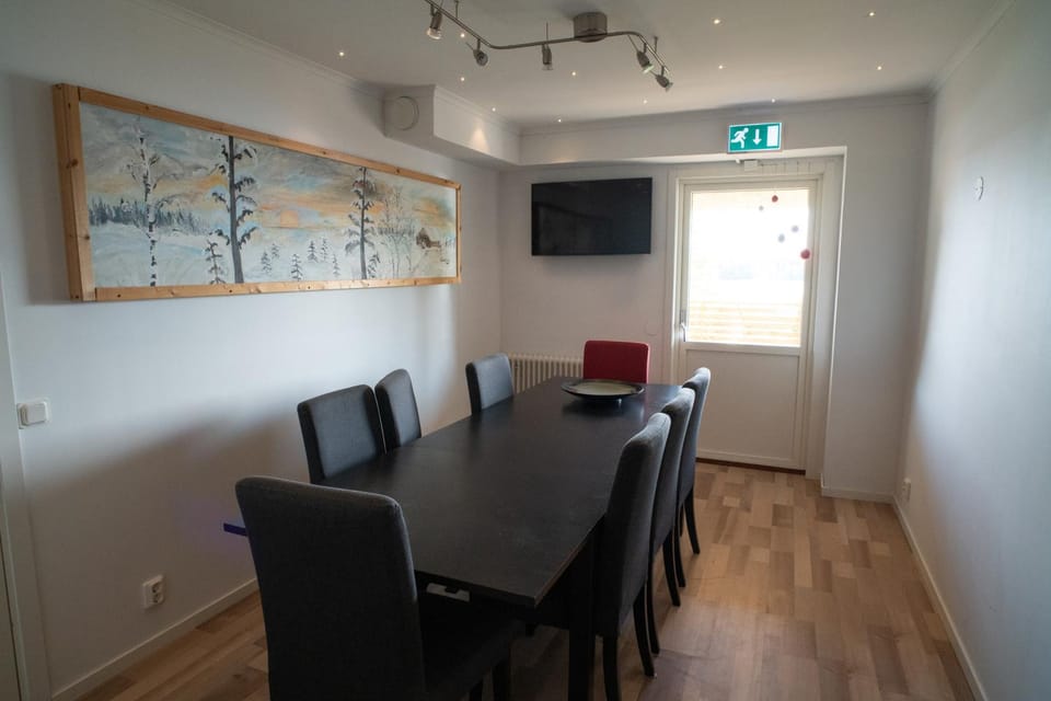 Communal lounge/ TV room, Dining area