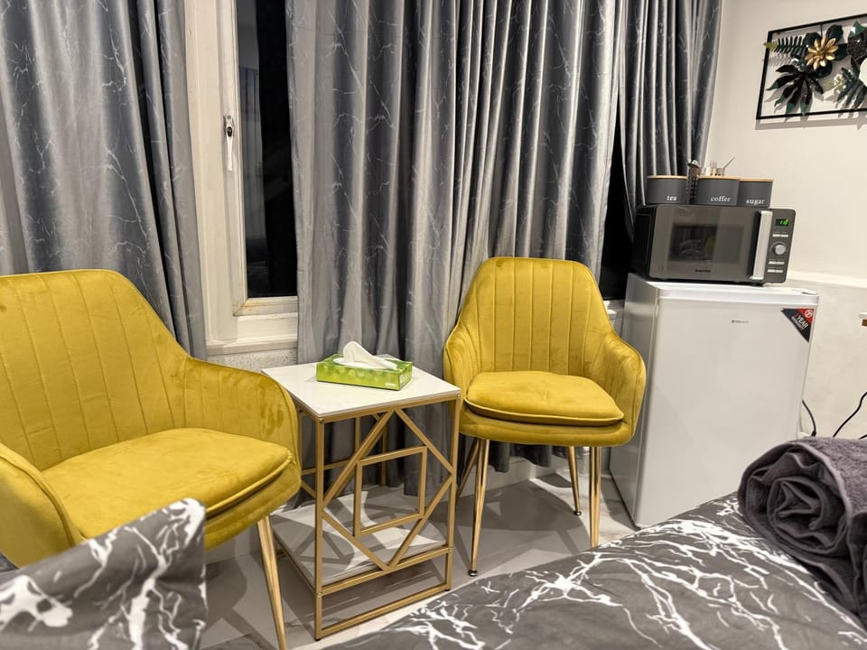Luxury Studio in Victoria, 7 minutes walk to Victoria Station, Room 4 Vacation rental in City of Westminster