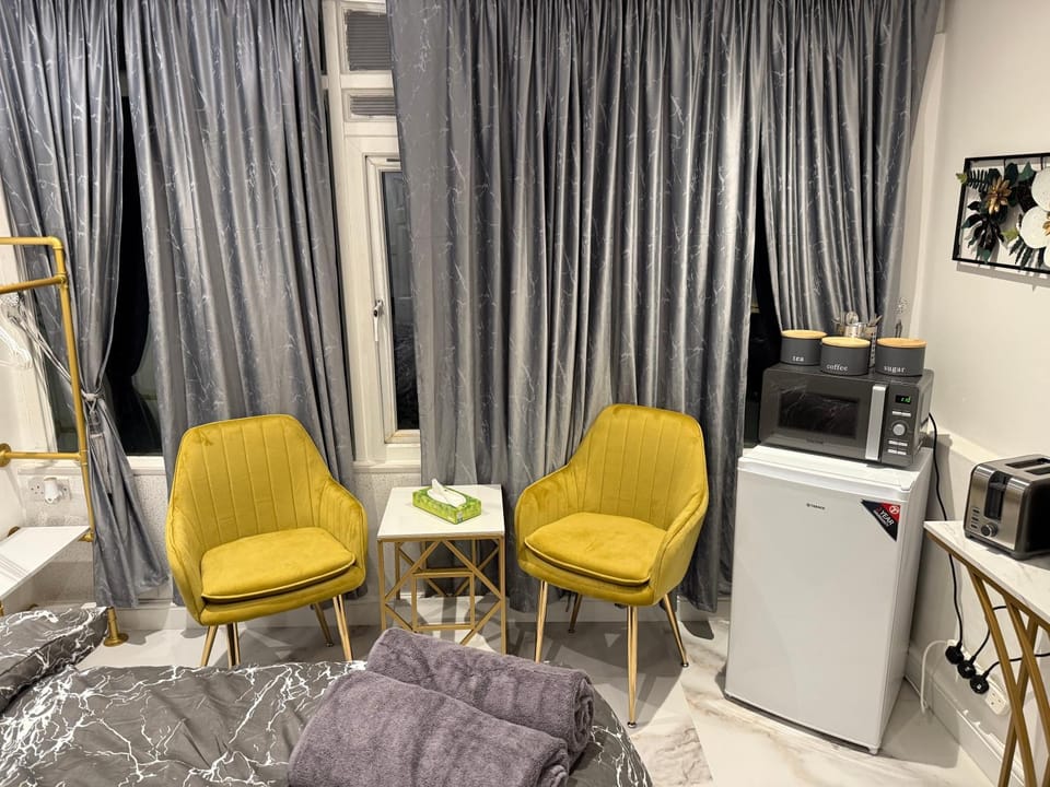Luxury Studio in Victoria, 7 minutes walk to Victoria Station, Room 4 Vacation rental in City of Westminster