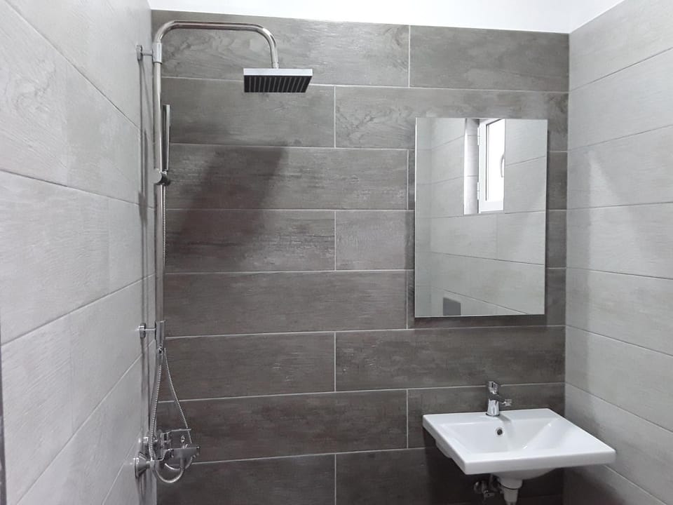 Hotel Riviera Bed and Breakfast in Vlorë County, Albania