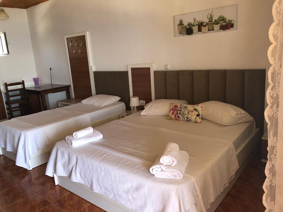 Hotel Riviera Bed and Breakfast in Vlorë County, Albania