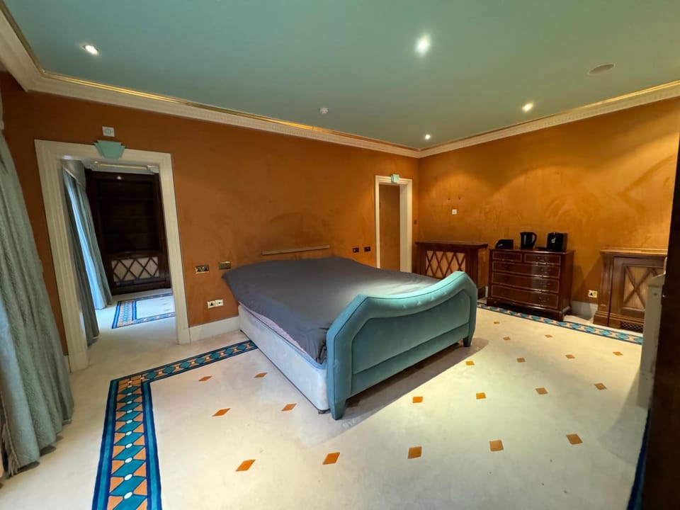 The Bishops Bed and Breakfast in London