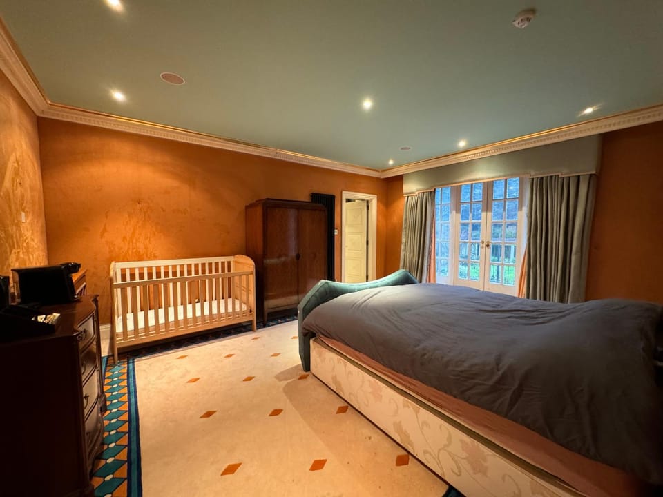 The Bishops Bed and Breakfast in London