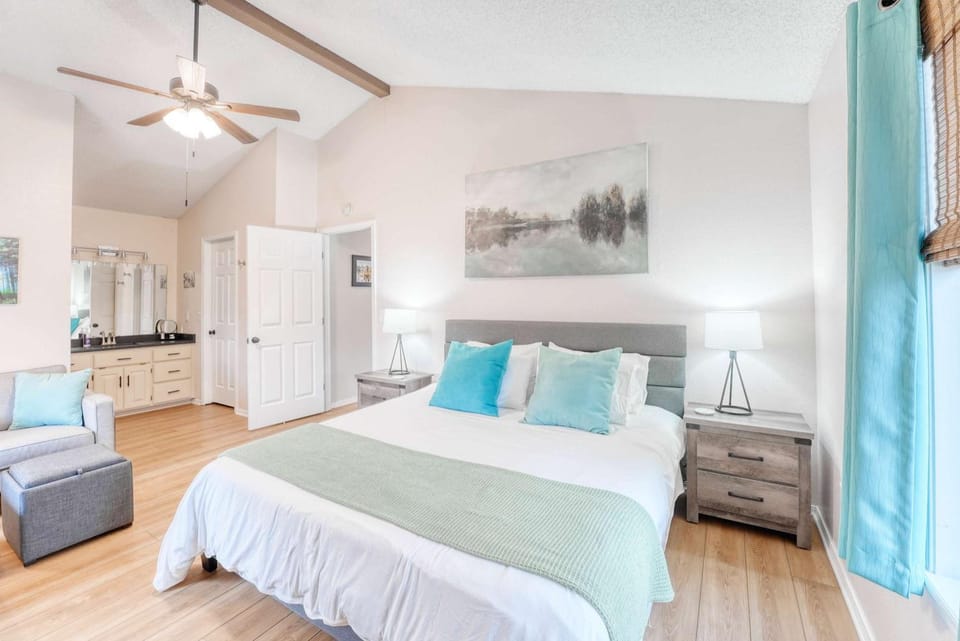 Modern Bentonville Retreat - Sleeps 6 Near Trails House in Bentonville