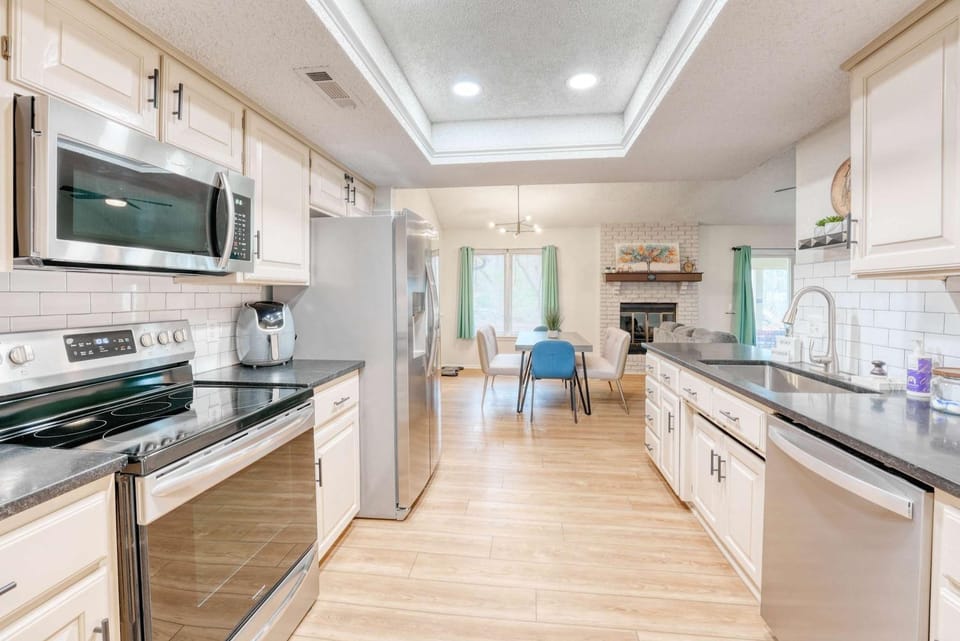 Modern Bentonville Retreat - Sleeps 6 Near Trails House in Bentonville