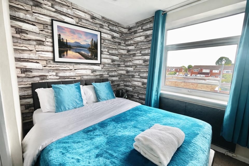 Canterbury Central 9 Bed House - Onsite Parking House in Canterbury