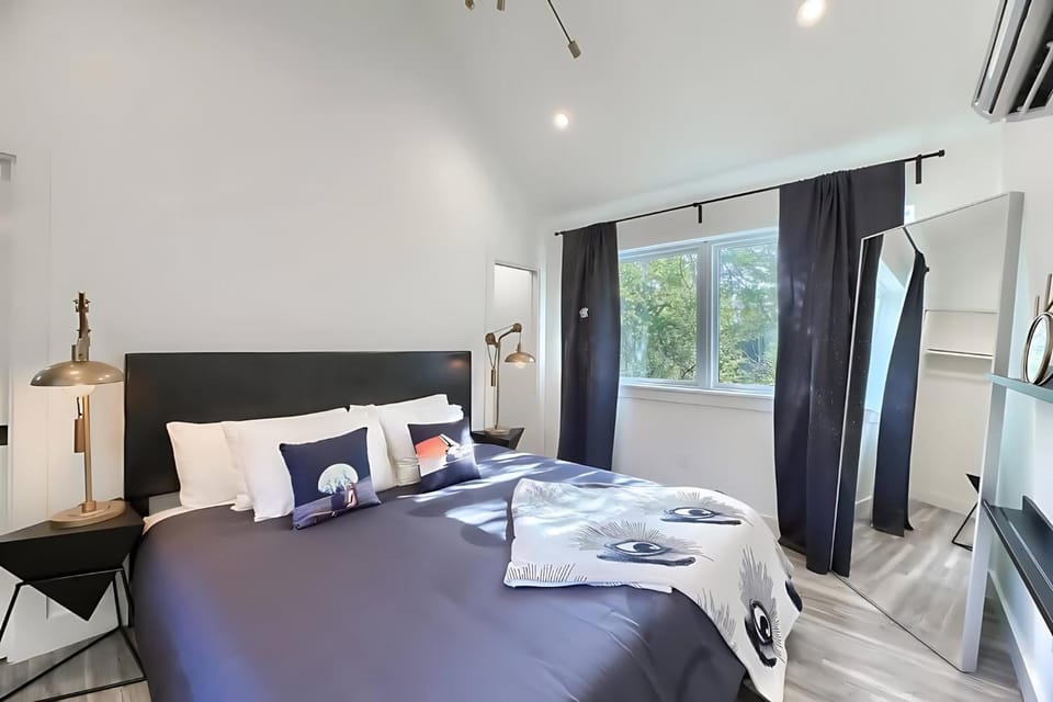 Bed, Bedroom