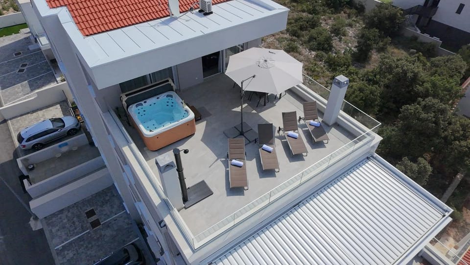 Bird's eye view, Balcony/Terrace, Pool view