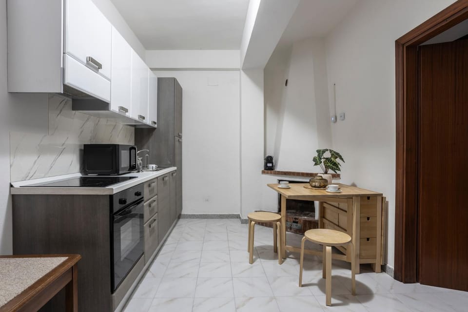 Kitchen or kitchenette, Dining area, dishwasher, oven, stove