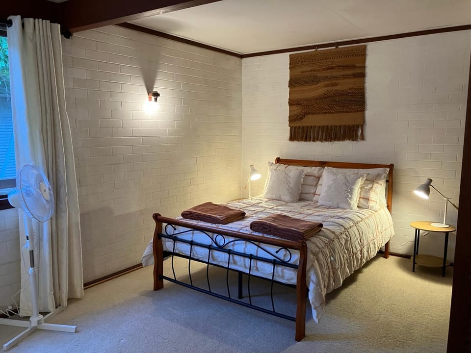 Bedroom, towels, wardrobe