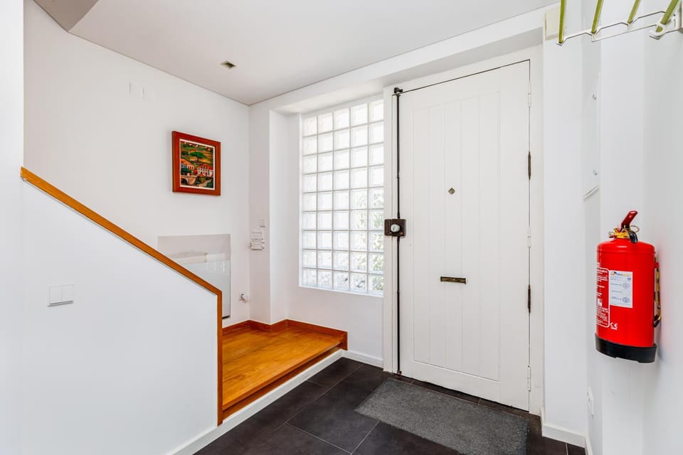 Lisbon Casa da Clementina - a Serene Garden Stay House in Lisbon