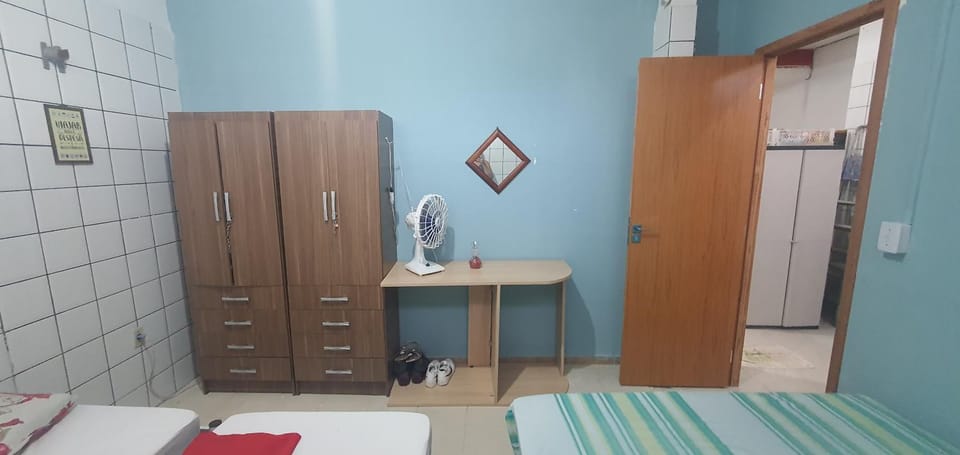 Quarto com cozinha funcional Vacation rental in Guarapari