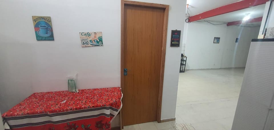 Quarto com cozinha funcional Vacation rental in Guarapari
