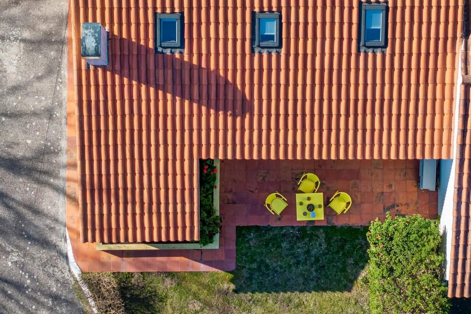 Pinha da Praia - Beach, Pool, Surf Getaway Work and Play House in Lisbon District