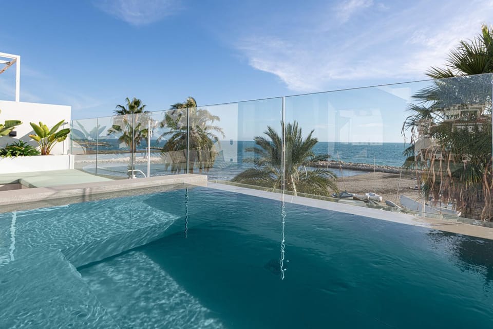 Swimming pool, Swimming pool