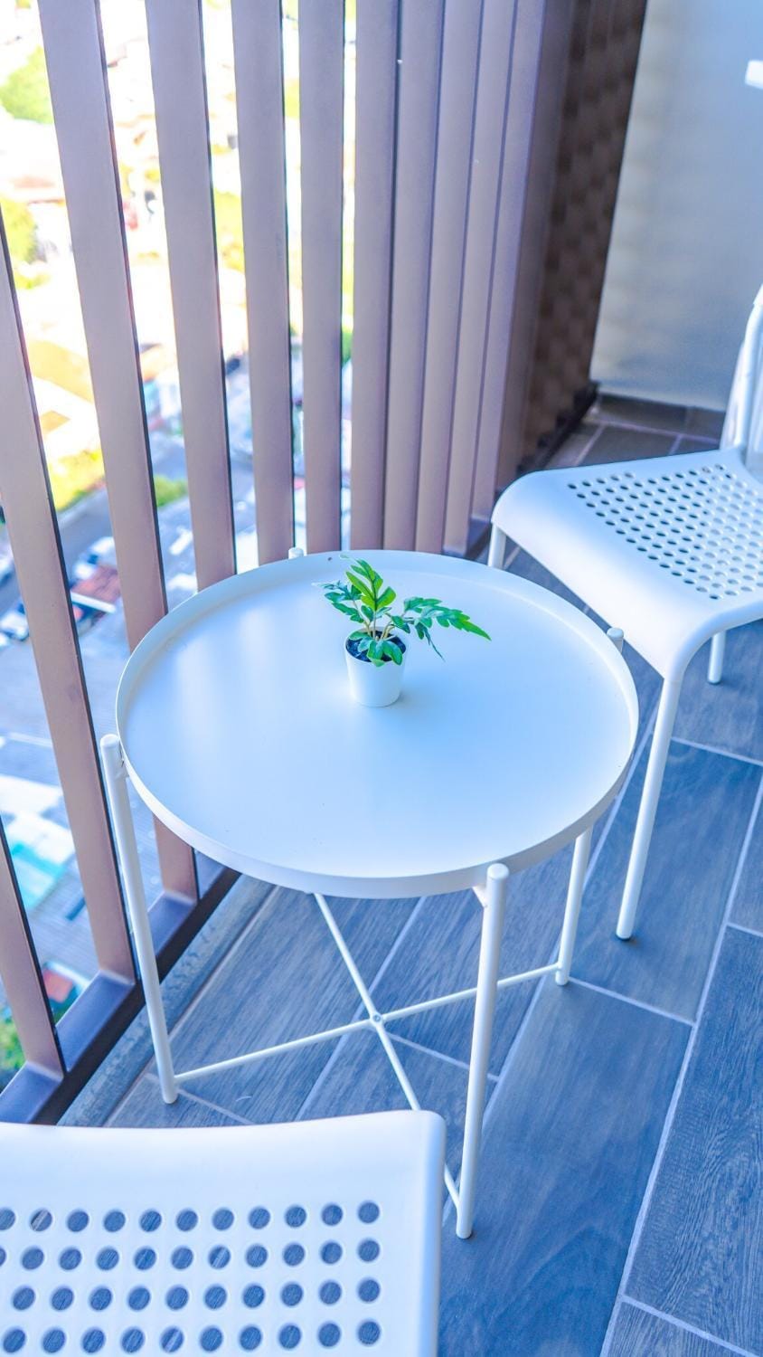 Penthouse with Volcano Views & Top Amenities - AC, Gym, Lounge, Patio, Workspace Apartment in Santa Tecla