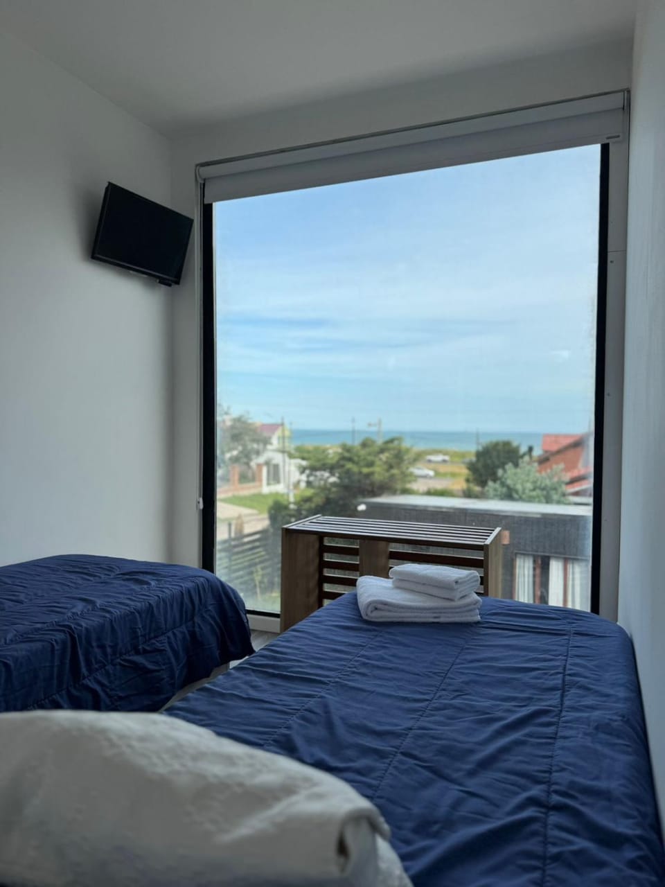 Bed, Natural landscape, TV and multimedia, View (from property/room), Bedroom, Sea view