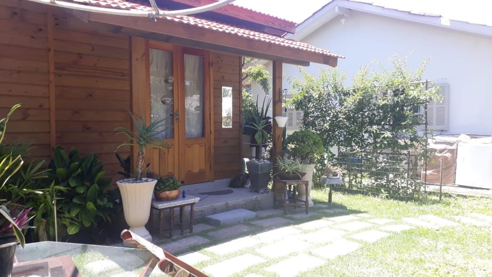 Casa dos fundos com estacionamento House in Florianopolis