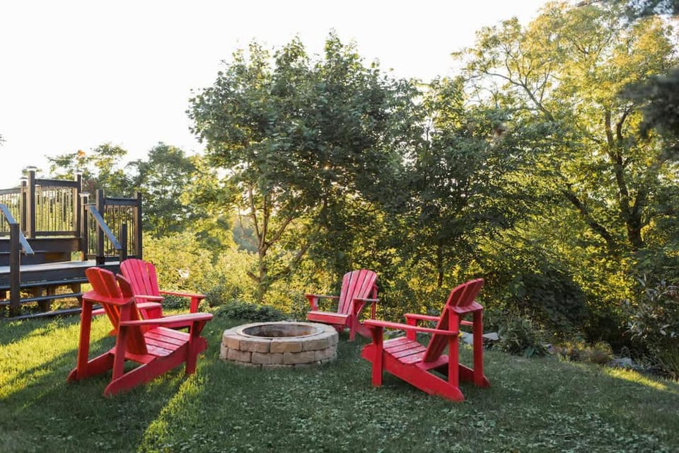 The Vue - Nestled by Roblin's Lake with a Hot Tub ST-2024-0213 House in New York