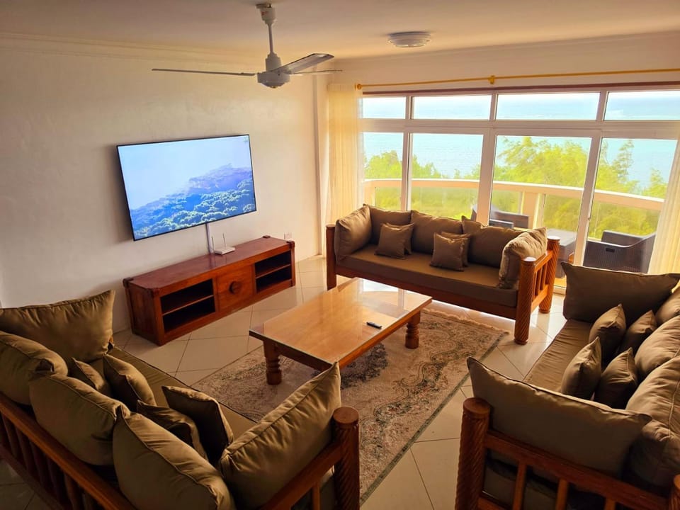 TV and multimedia, Seating area, Sea view