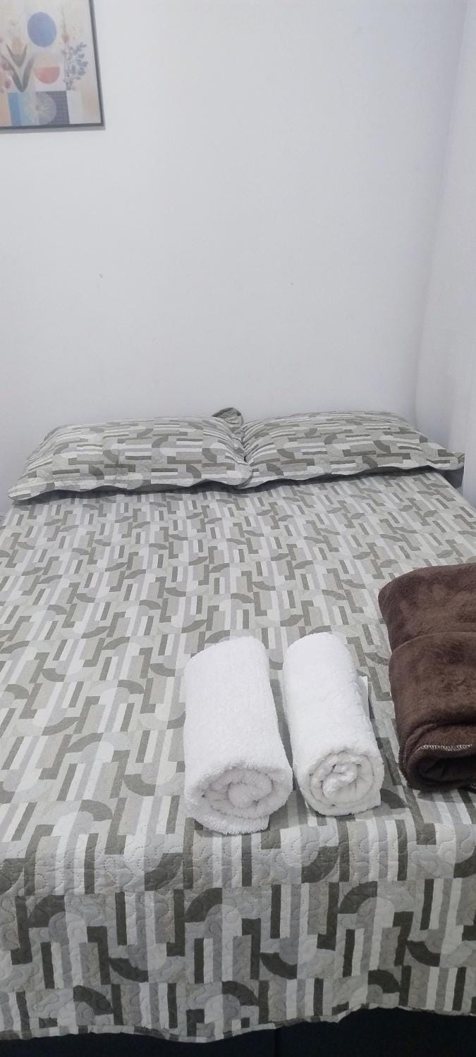 Aluguel de quarto com banheiro compartilhado,próximo ao Copacabana palace Apartment in Rio de Janeiro